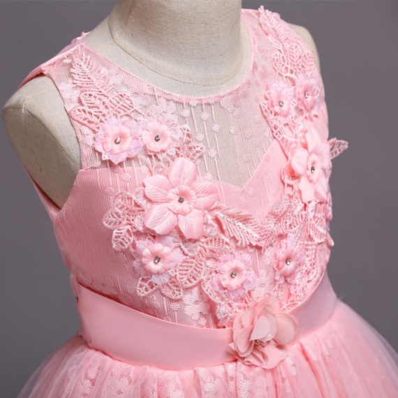 Rózsaszín virágos hímzett kövecskékkel díszített masnis maxi kislány alkalmi ruha koszorúslány ruha esküvőre